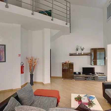 Vila Marcelia