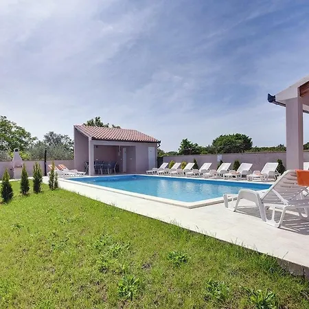 Marcelia Villa Pula
