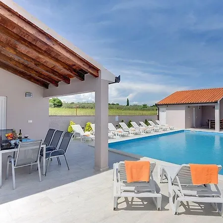 Villa Marcelia *