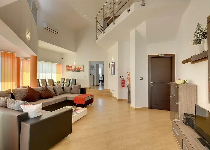 Marcelia Вілла Пула